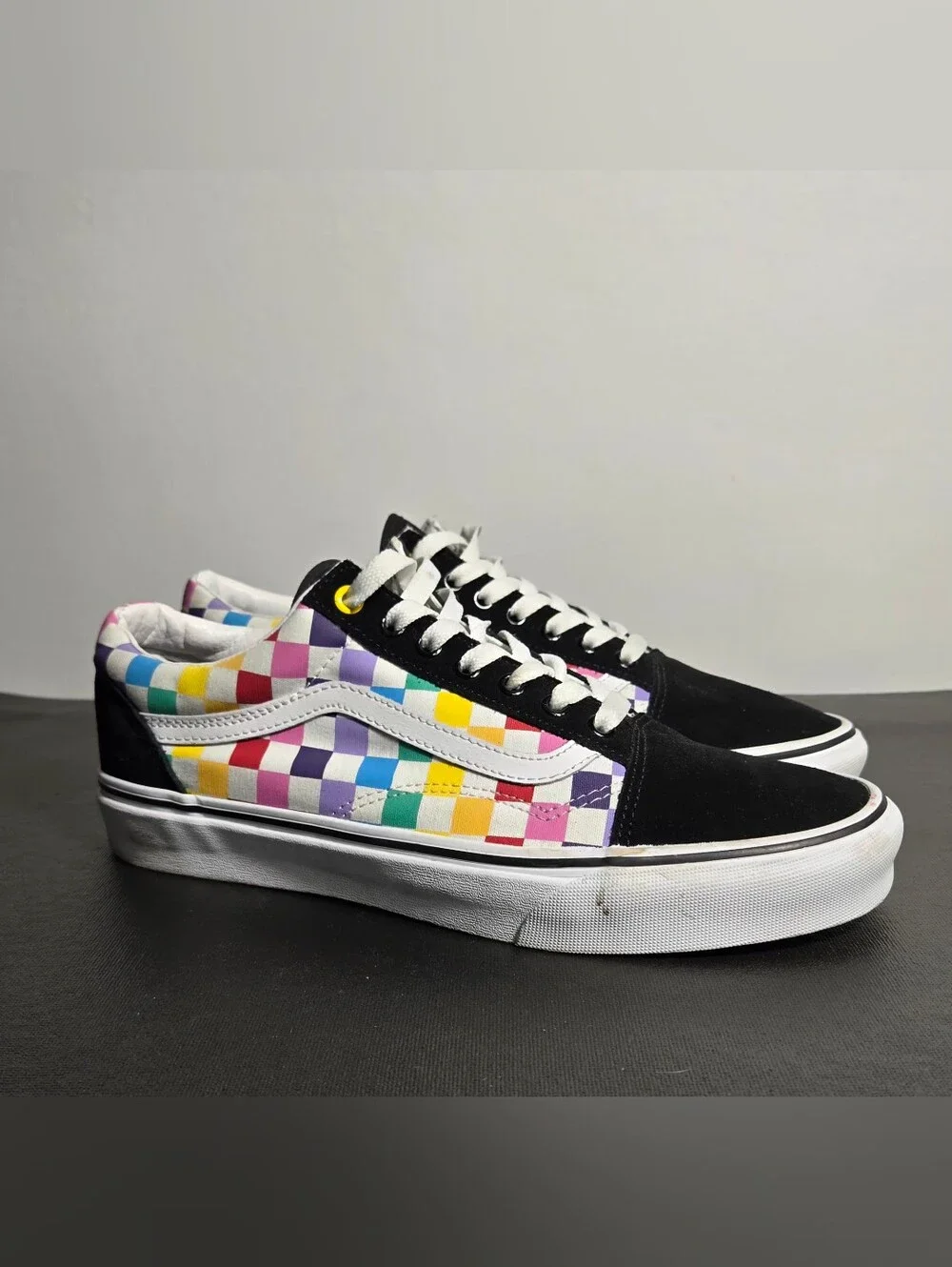 RARE VANS Old Skool Checkerboard Rainbow Flag Sz 10 Men's Skateboarding Shoes